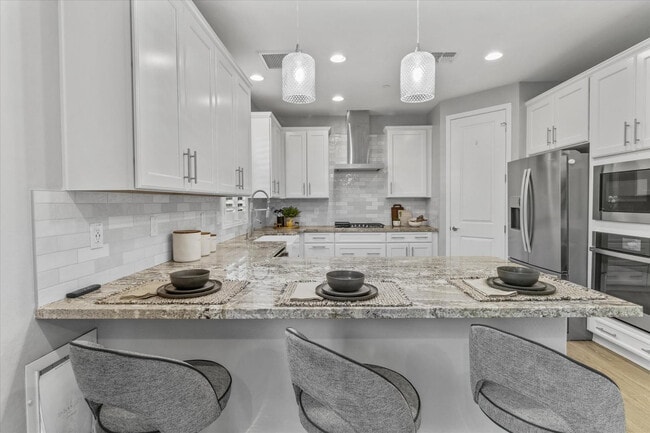 Building Photo - 1063 N 70th Way