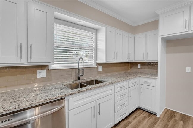 Building Photo - 509 Dean Dr