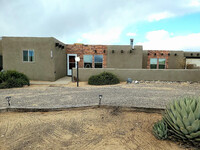 Building Photo - 1101 Nicklaus Dr SE