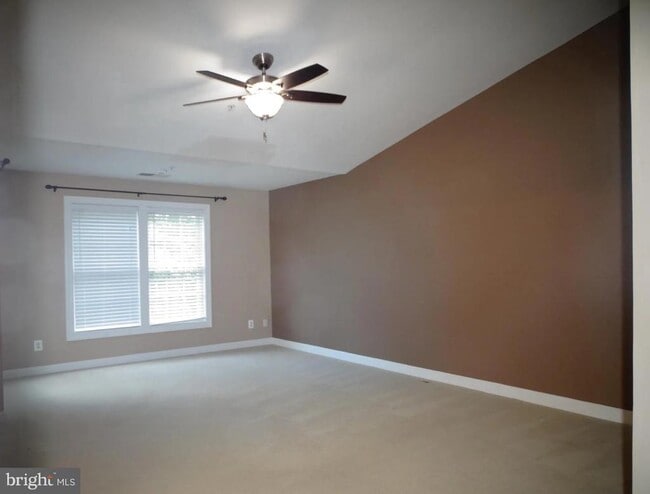 Building Photo - 10604 Ashford Way