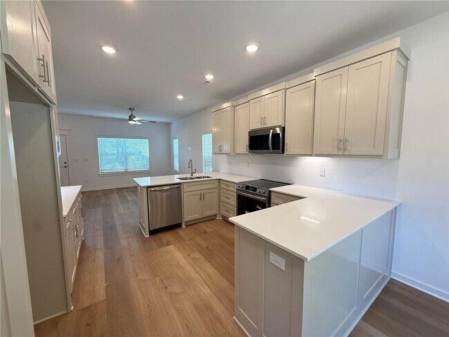Building Photo - 820 Dockery Ln