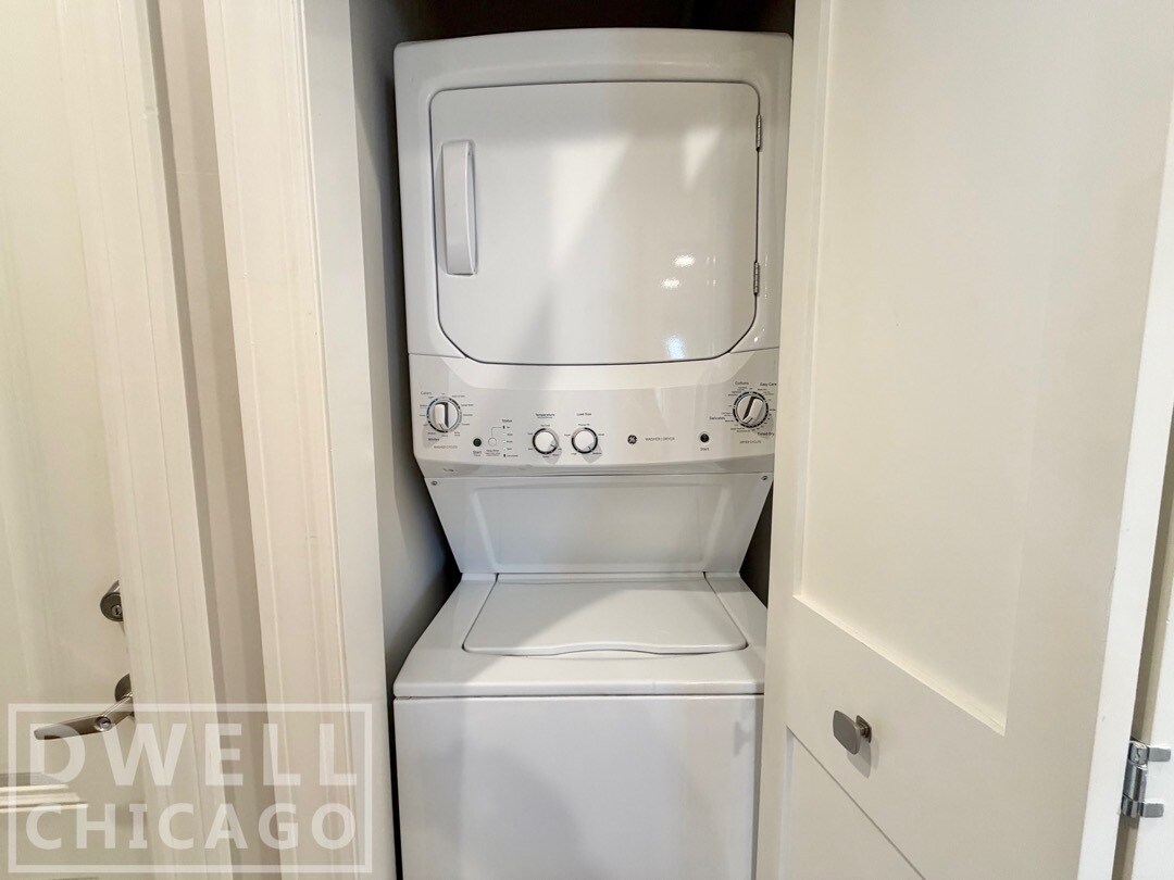 Building Photo - 4101 N Lincoln Ave