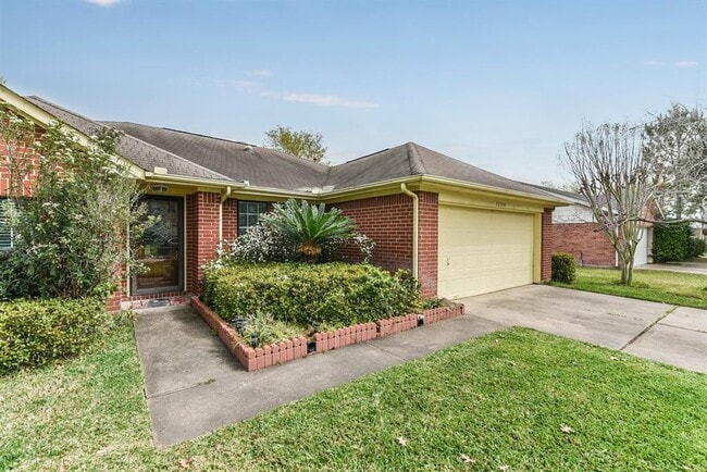 Primary Photo - 22314 Rangeview Dr