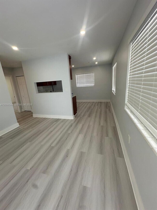 Building Photo - 1555 NW 34th St