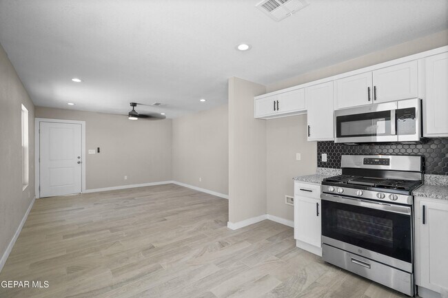 Building Photo - 11721 Valle Del Paseo Dr