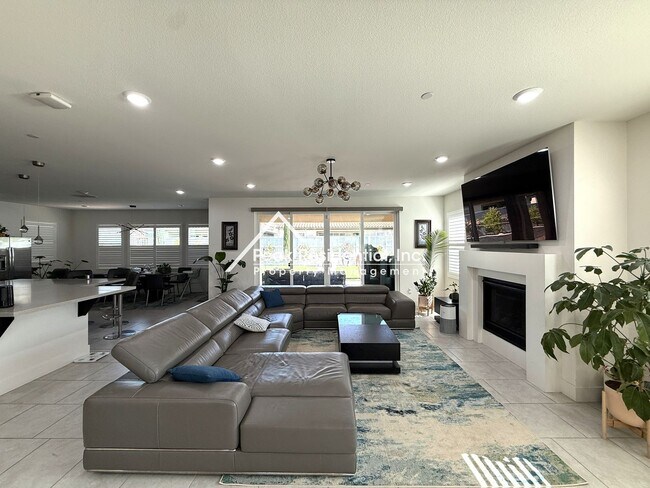 Building Photo - 3535 Heron Ct