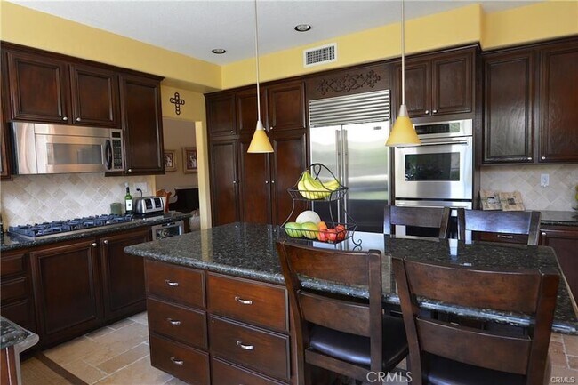 Building Photo - 1 Bell Vista