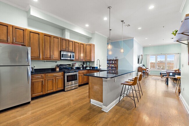 Building Photo - 544 28th St