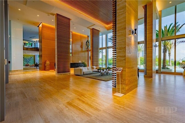 Building Photo - 16385 Biscayne Blvd