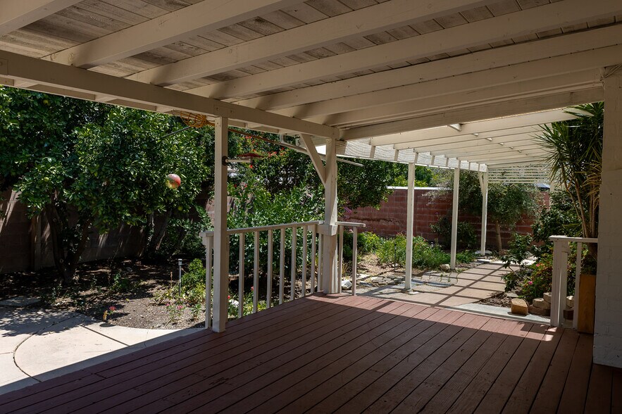 under covered patio - 7246 Hatillo Ave