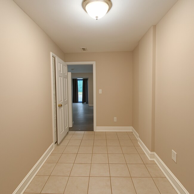 Building Photo - CONVENIENT TO FORT BELVOIR - LORTON TOWNHOUSE