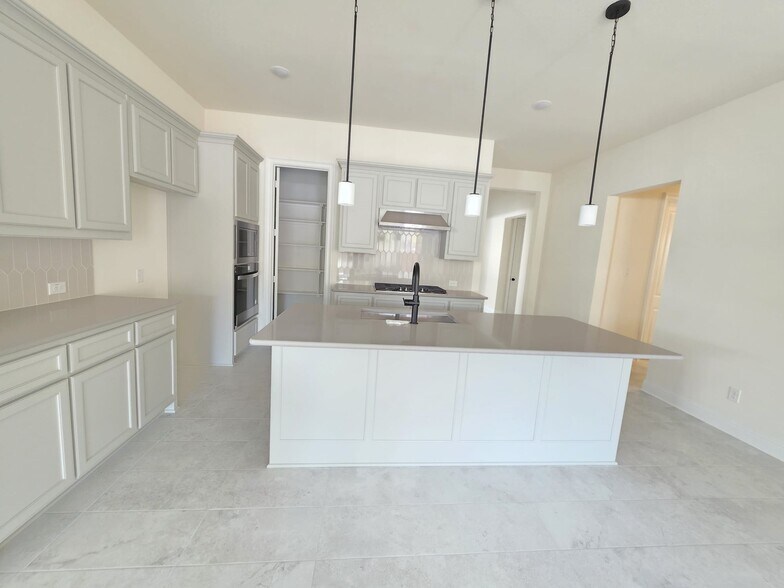 Building Photo - 4512 Hammerstein Blvd