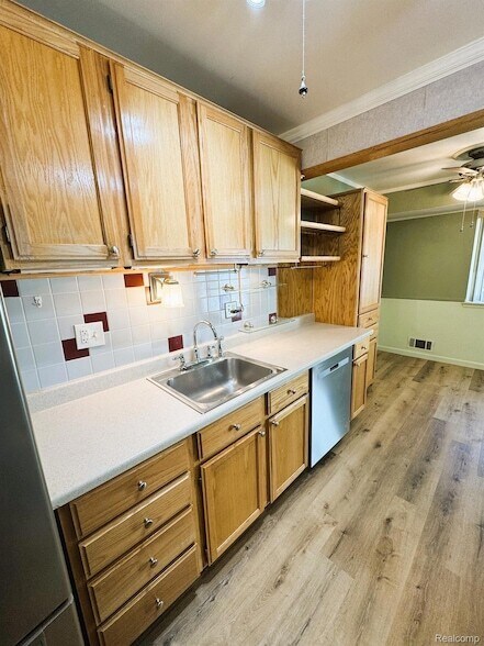 Building Photo - 15566 Dupage Blvd