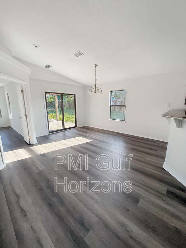 Building Photo - 8657 El Paseo St