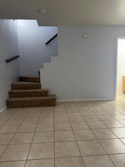 Building Photo - 15914 S Yava Rd