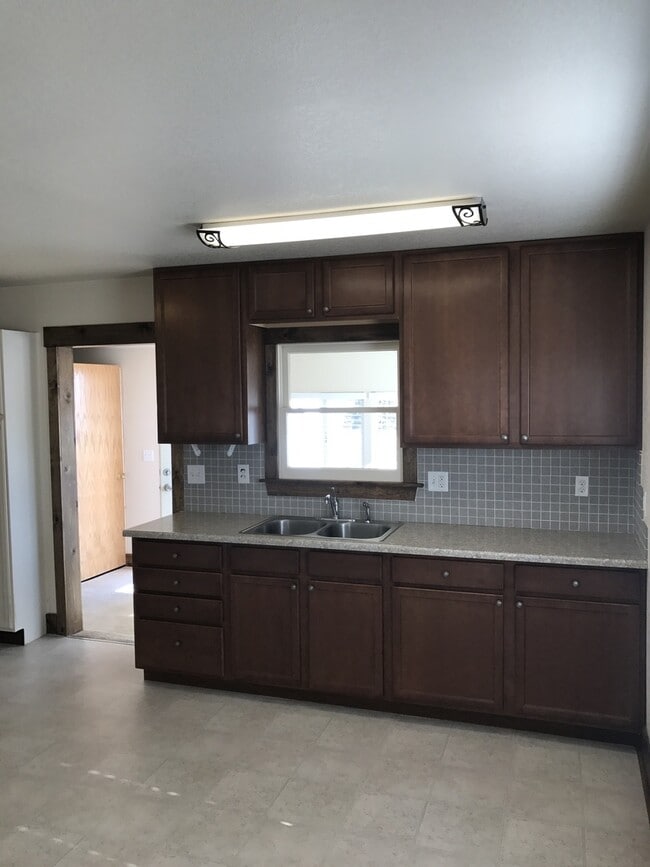 Building Photo - Charming remodeled 1 bedroom home in Windsor