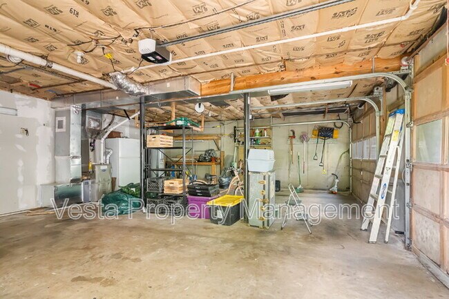 Building Photo - 857 Reems Creek Rd