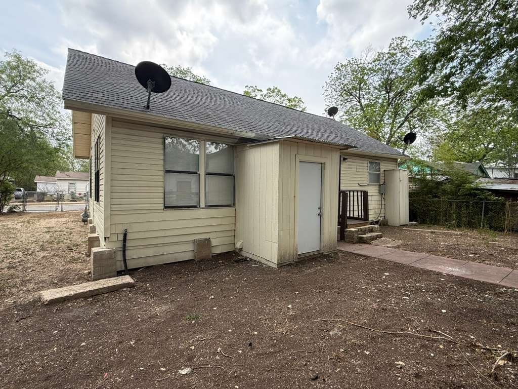 Building Photo - 2311 Potosi St