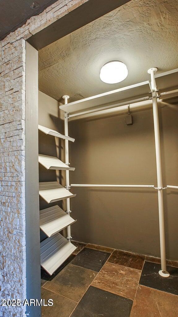 Building Photo - 902 W Verde Ln