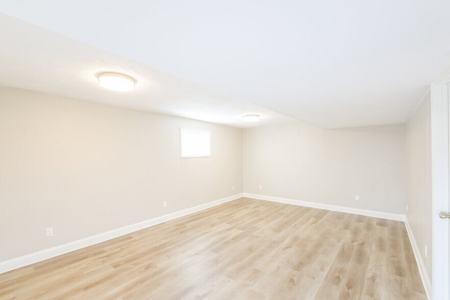 Building Photo - 17704 E Bellewood Dr