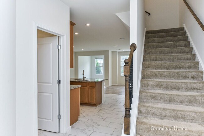 Building Photo - 458 Watercress Dr