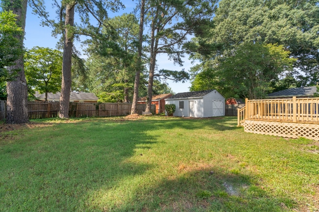 Building Photo - 4916 Orleans Dr