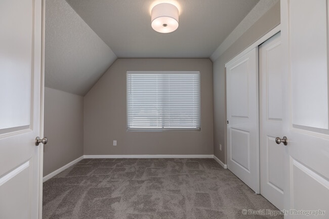 Building Photo - 495 NE 81st Ave