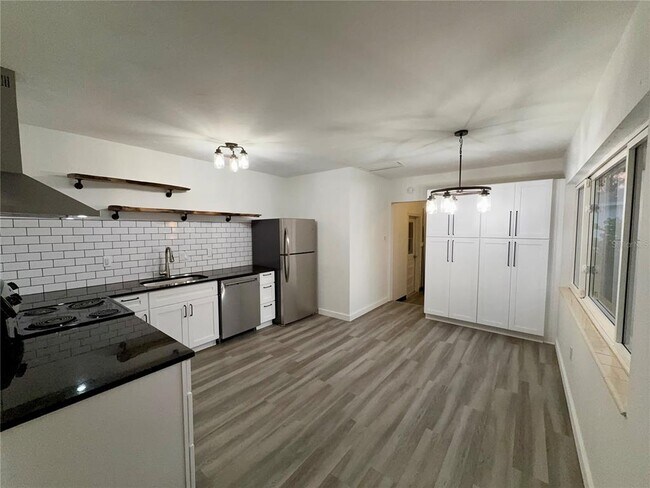 Building Photo - 5995 59th Way N