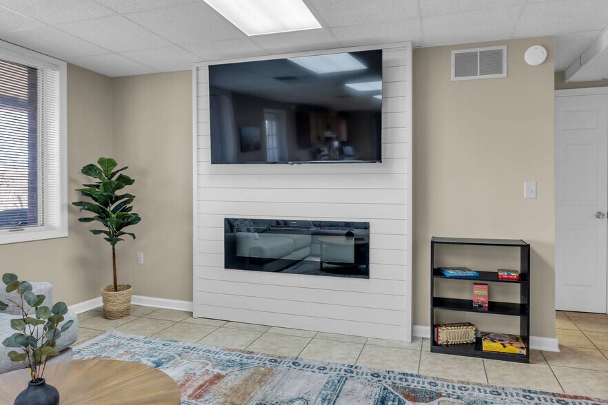 Building Photo - 81 Beech Point Dr