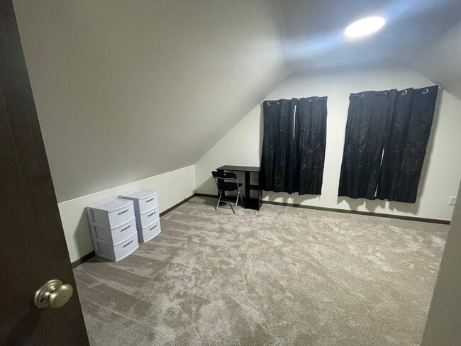 Building Photo - Rustic Farmhouse