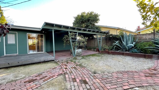Building Photo - Classic San Luis 3 Bedroom 2 Bath House in Ferrini Heights