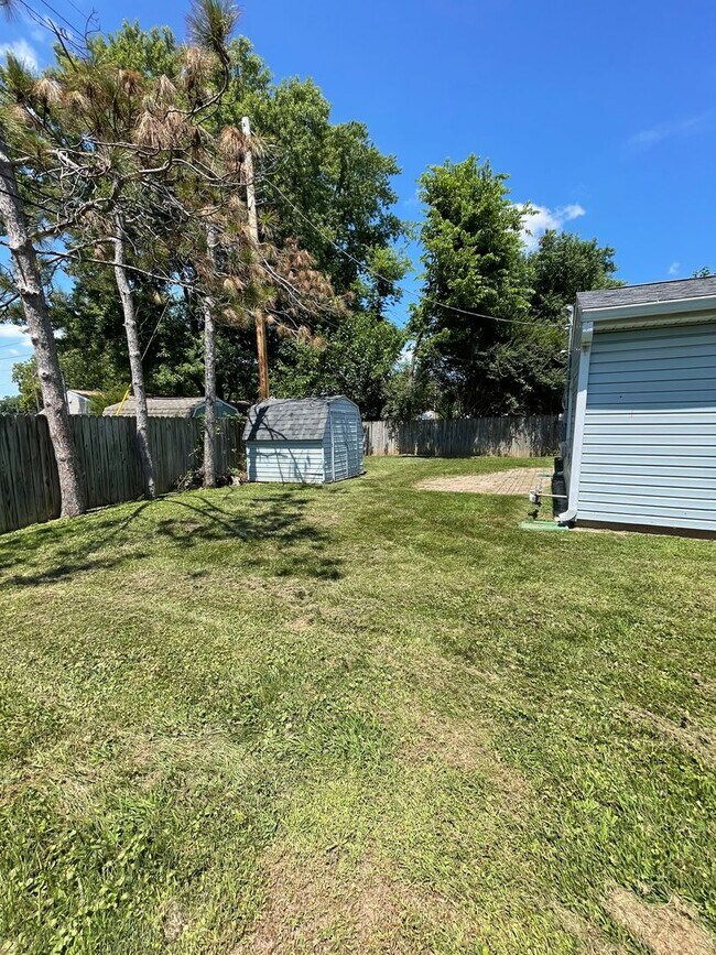 Building Photo - 3032 Choctaw Dr