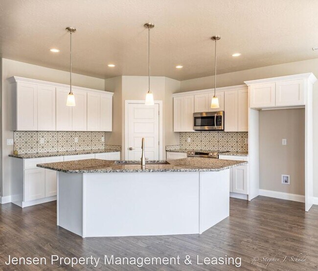 Building Photo - 6 br, 3.5 bath House - 2773 South 3440 West