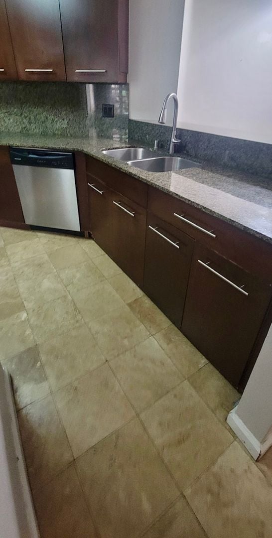 Building Photo - Upgraded, 2 dual primary bedrooms with bat...