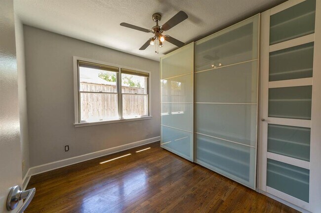 Building Photo - 2014 Woodvine Dr