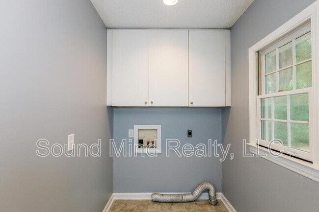 Building Photo - 1009 Springview Trail