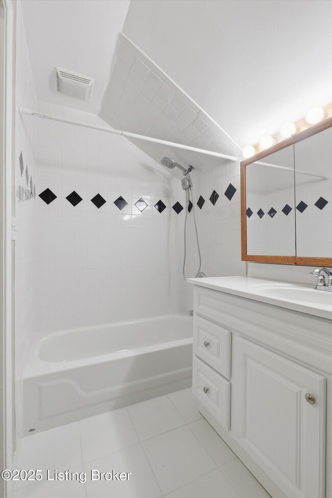 Building Photo - 120 Weisser Ave