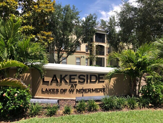 Building Photo - Top Floor Condo at Lakeside at Lakes of Windermere