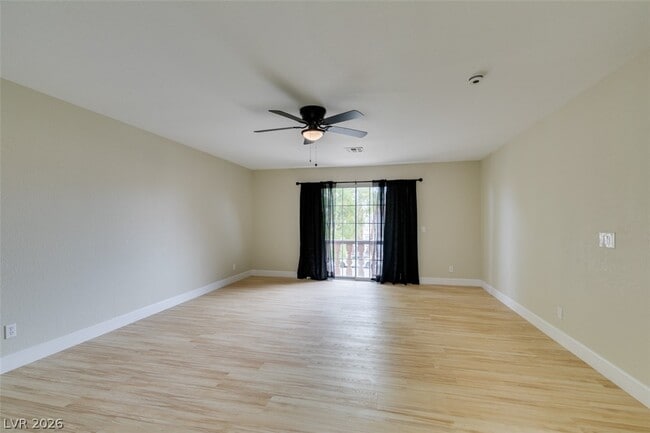 Building Photo - 821 Long Branch Dr