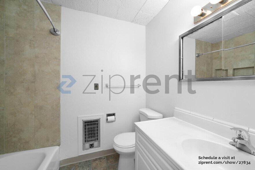 Building Photo - 2745 NW Pettygrove St