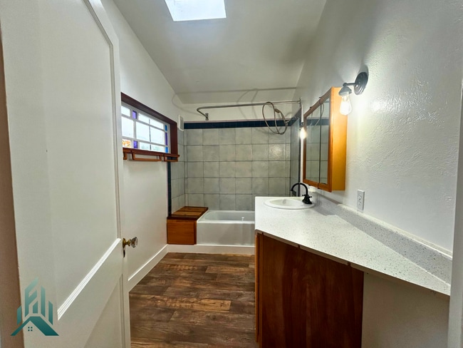 Building Photo - Peaceful Home Among the Evergreens in Eddy...