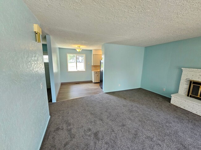 Building Photo - 407 G Ave