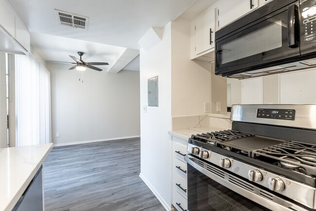 Interior Photo - 5307 Colodny Dr.