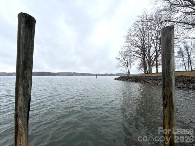 Building Photo - 3628 Brooks Ln