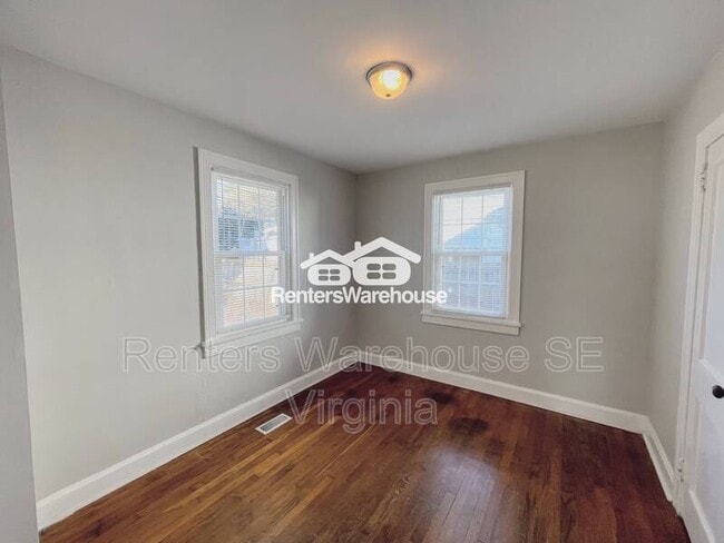 Building Photo - 459 Algonquin Rd