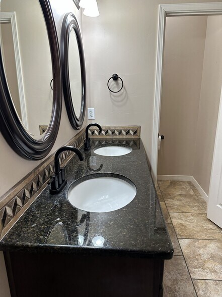 Building Photo - 7470 Sierra Linda Ct