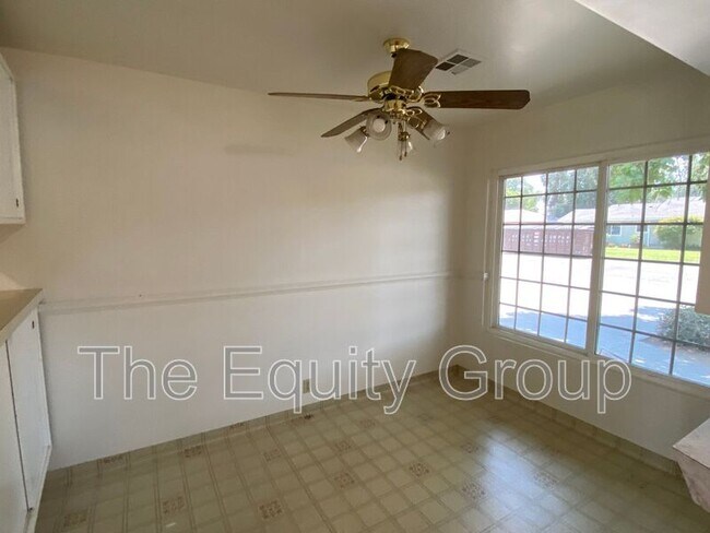 Building Photo - 1434 W Feemster Ave