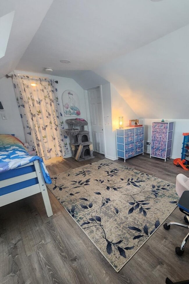 Building Photo - 8209 Dundalk Ave