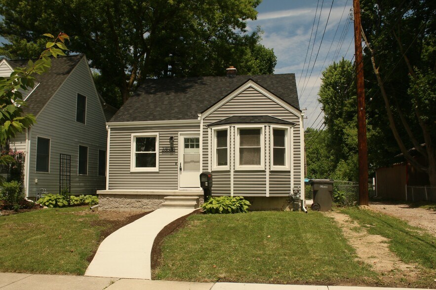 Building Photo - 23030 Beech St