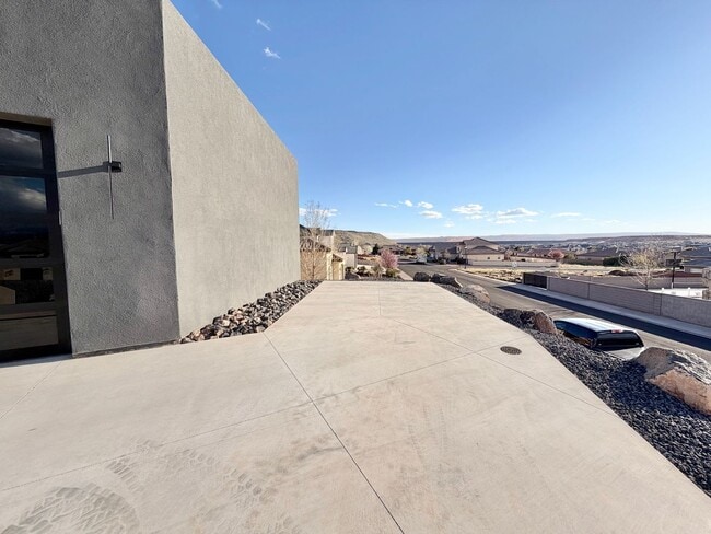 Building Photo - BRAND NEW Casita with Stunning Views